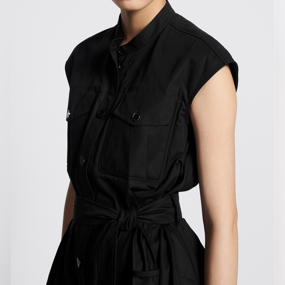 Dior Short Dress
Black Cotton Gabardine Fr36 - Picture 6 of 6